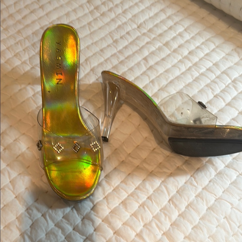 Elegant Holographic Heels